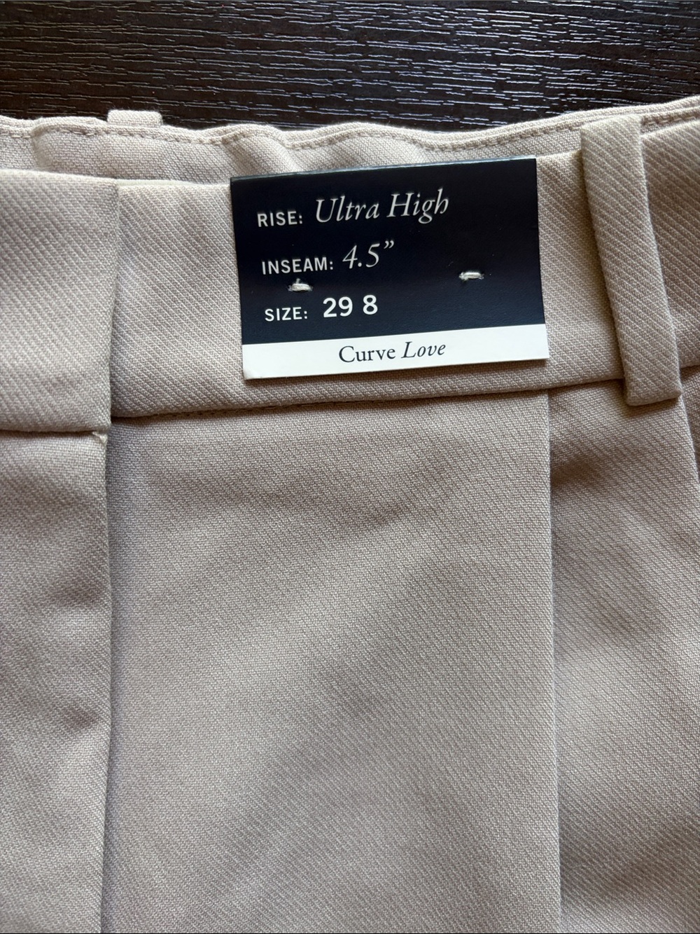 Abercrombie & Fitch High Waist Pleated Shorts in Light Beige - Picture 2 of 3